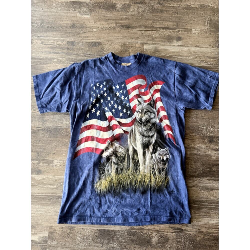 Vintage The Mountain T Shirt Wolf American Flag Size Large NWOT